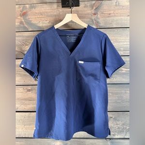 Figs Women’s One Pocket Catarina Scrub Top Size Large